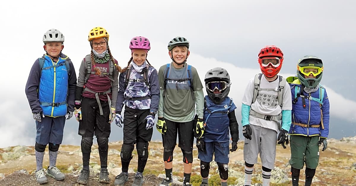 MTB kleding en uitrusting: Coole fietskleding voor kinderen