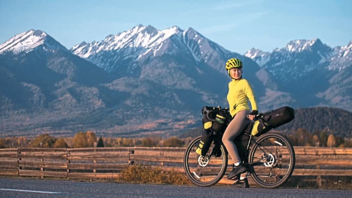 Vooral op sportieve fietsen zonder een enorme bagagedrager aan de achterkant biedt het minimalistische pakconcept - met veel, kleine en lichte individuele vakken, verdeeld over de fiets - voordelen.