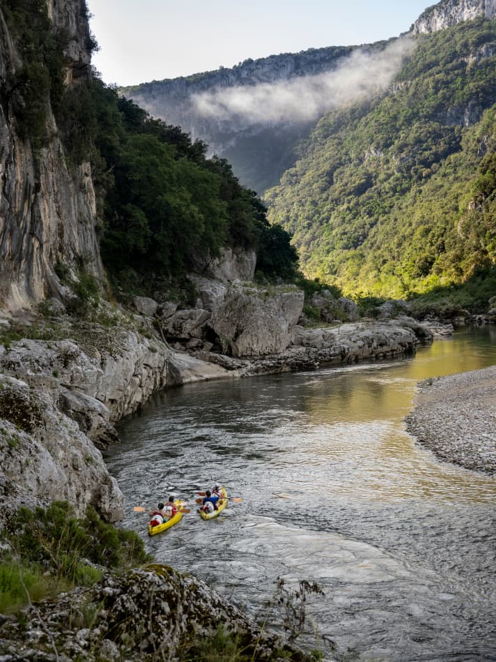In de zomer zijn de stroomversnellingen in de Ardèche gemakkelijk onder de knie te krijgen.