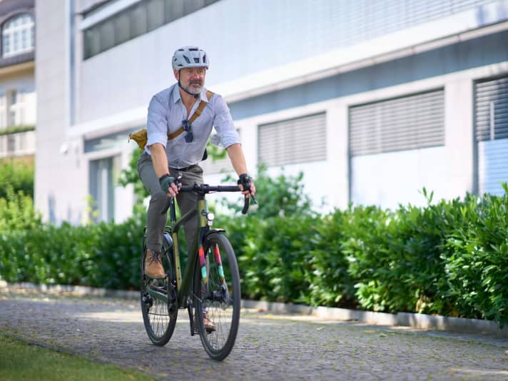 Een snelle fiets verzacht elk woon-werkverkeer naar kantoor.