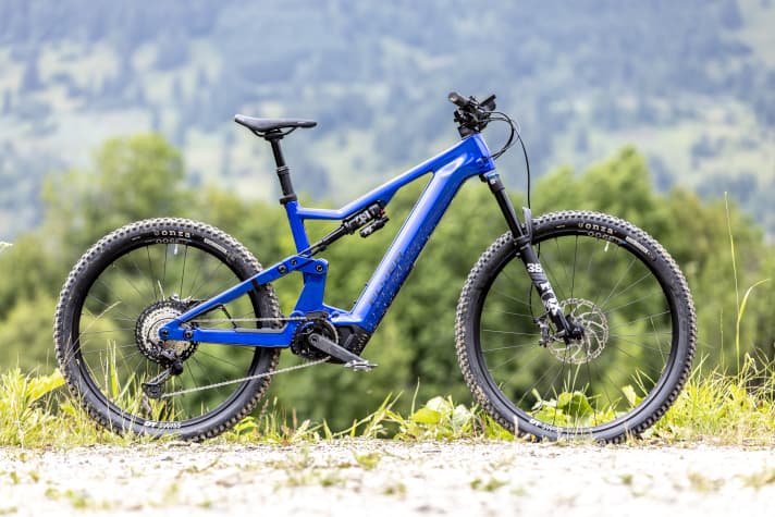De Flyer Uproc X 8.70 wil voor 7999 euro het Zwitserse zakmes onder de e-mountainbikes worden.