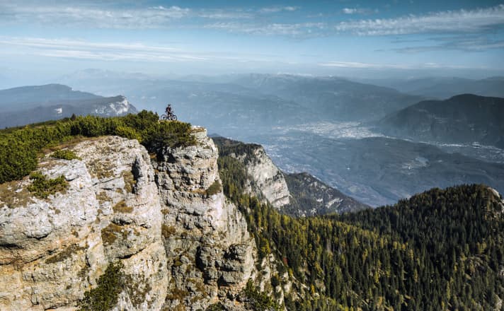 360 graden panorama en top cross finale: afgezien van Monte Roen kunnen niet veel Alpentoppen dat claimen.