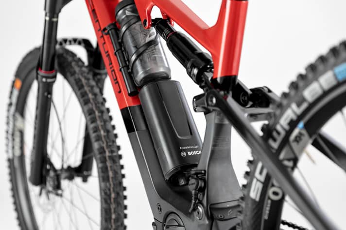 Inclusief de optionele Power More 250 van Bosch is 650 wattuur leverbaar. Een bidon past ook op de fiets.