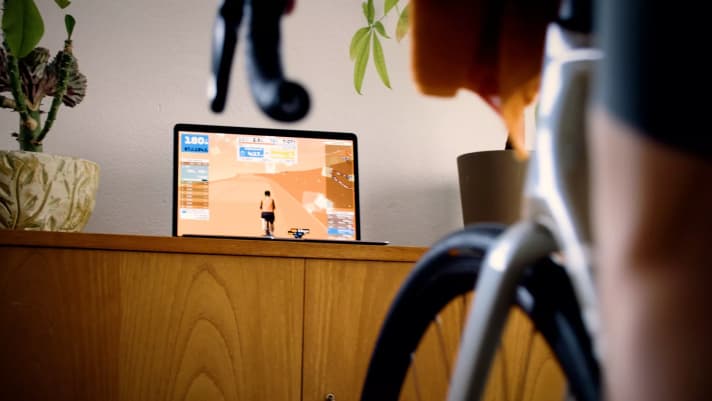 Dompel jezelf onder in de virtuele werelden van indoor cycling van Zwift en Co.