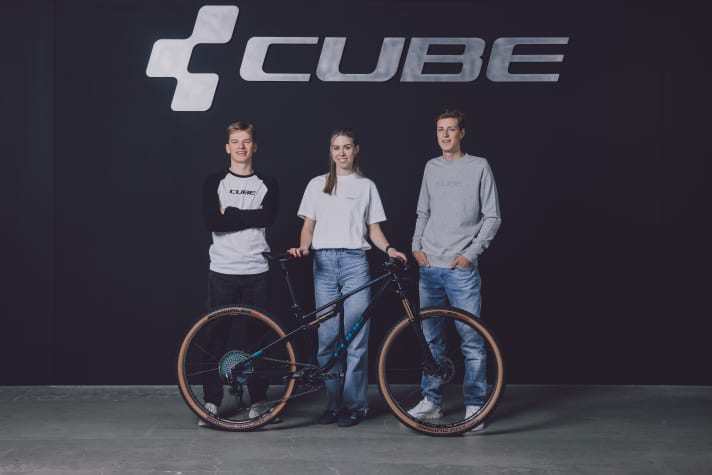 Het jonge triumviraat van Knut Røhme (NOR), Kira Böhm (D) en Finn Treudler (SUI) vormt in 2024 de Cube Factory Racing XC.
