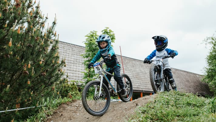 Veel kinderen zijn al serieuze mountainbikers. De nieuwste 24-inch mountainbikes laten zien dat hun uitrusting niet langer hoeft onder te doen voor die van de volwassenen van vandaag.