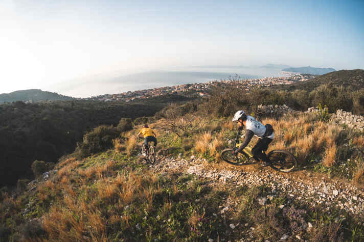 De paden op de kusthellingen van Finale en Pietra Ligure zijn de perfecte speeltuin voor een all-mountain zoals de Rocky Instinct C70.