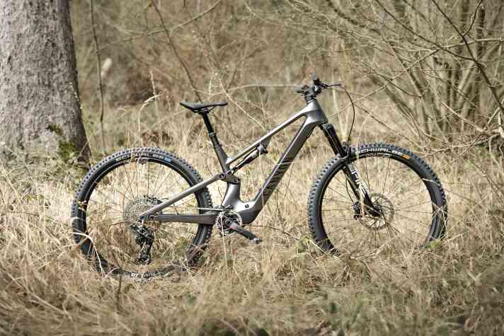 Canyon Neuron:On Fly CF9: Bosch SX // 400 Wh // 140 mm // 29 inch // 19,71 kg // 6999 Euro.
