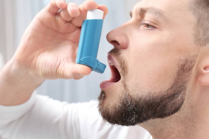 Veel astmapatiënten gebruiken spuitbussen - de astmaspray.